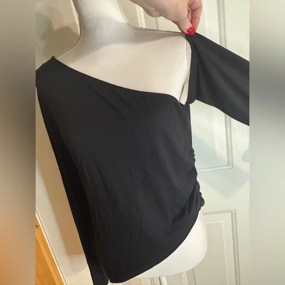 L'AGENCE Hattie Long Sleeve Black One-Shoulder Top size XL NWT - Picture 4 of 13